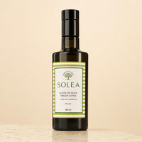 Botella de Aceite de Oliva Virgen Extra Soleá, ángulo tres cuartos